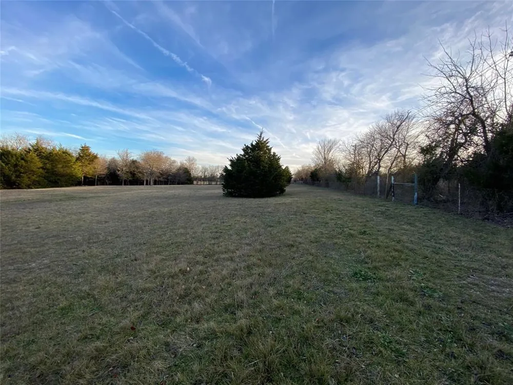 1755 Private Road 5312 McKinney, TX 75071