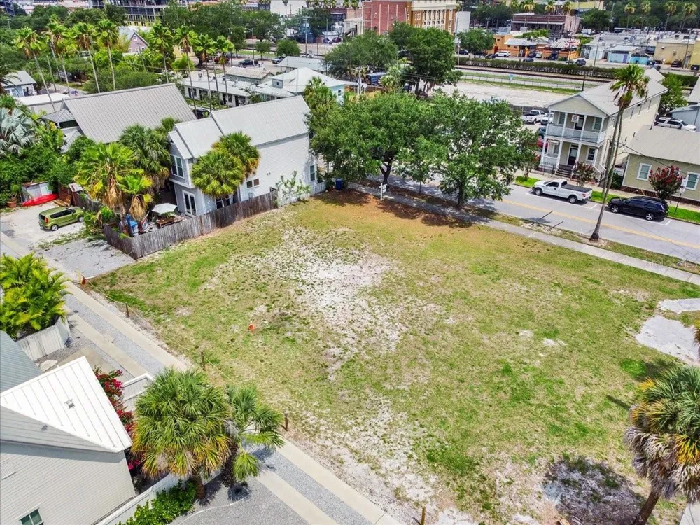 1823 E 5TH AVENUE Tampa, FL 33605