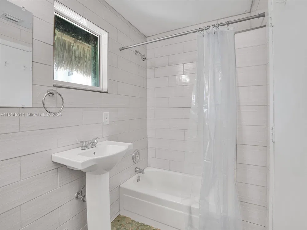 900 Surf Rd #2 Hollywood, FL 33019