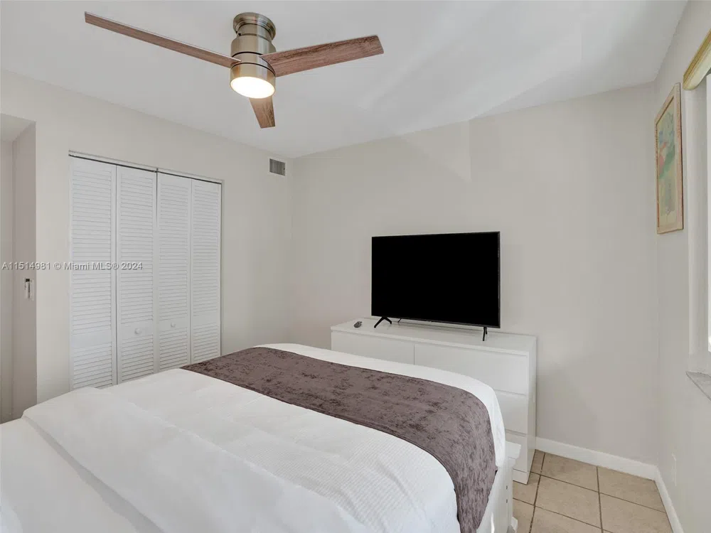 900 Surf Rd #2 Hollywood, FL 33019