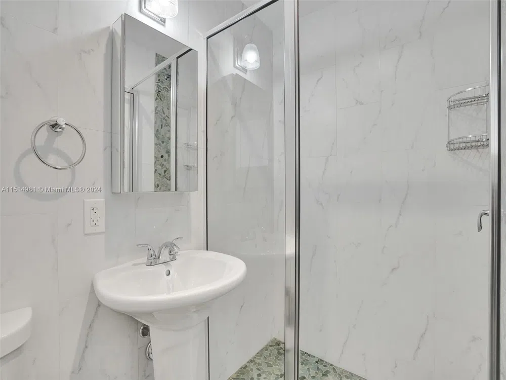 900 Surf Rd #2 Hollywood, FL 33019