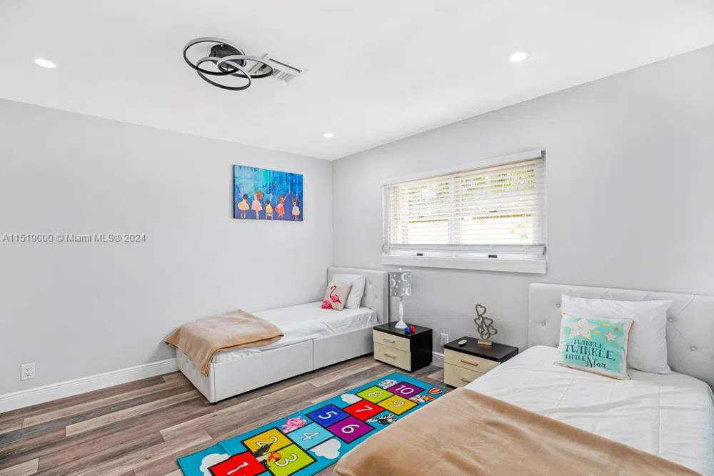 5320 NE 16th Ter Fort Lauderdale, FL 33334