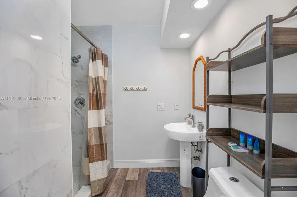 5320 NE 16th Ter Fort Lauderdale, FL 33334