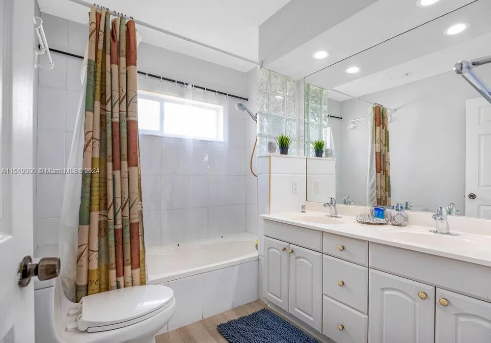 5320 NE 16th Ter Fort Lauderdale, FL 33334