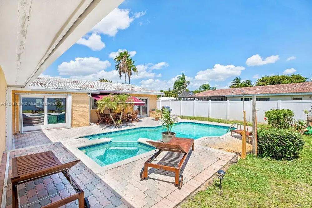 5320 NE 16th Ter Fort Lauderdale, FL 33334