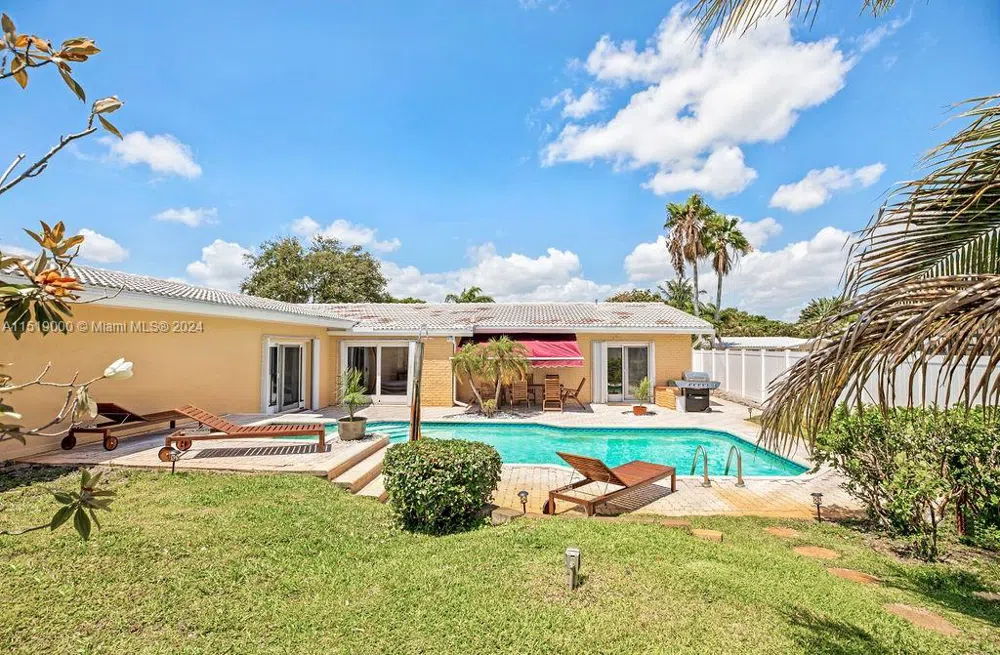 5320 NE 16th Ter Fort Lauderdale, FL 33334