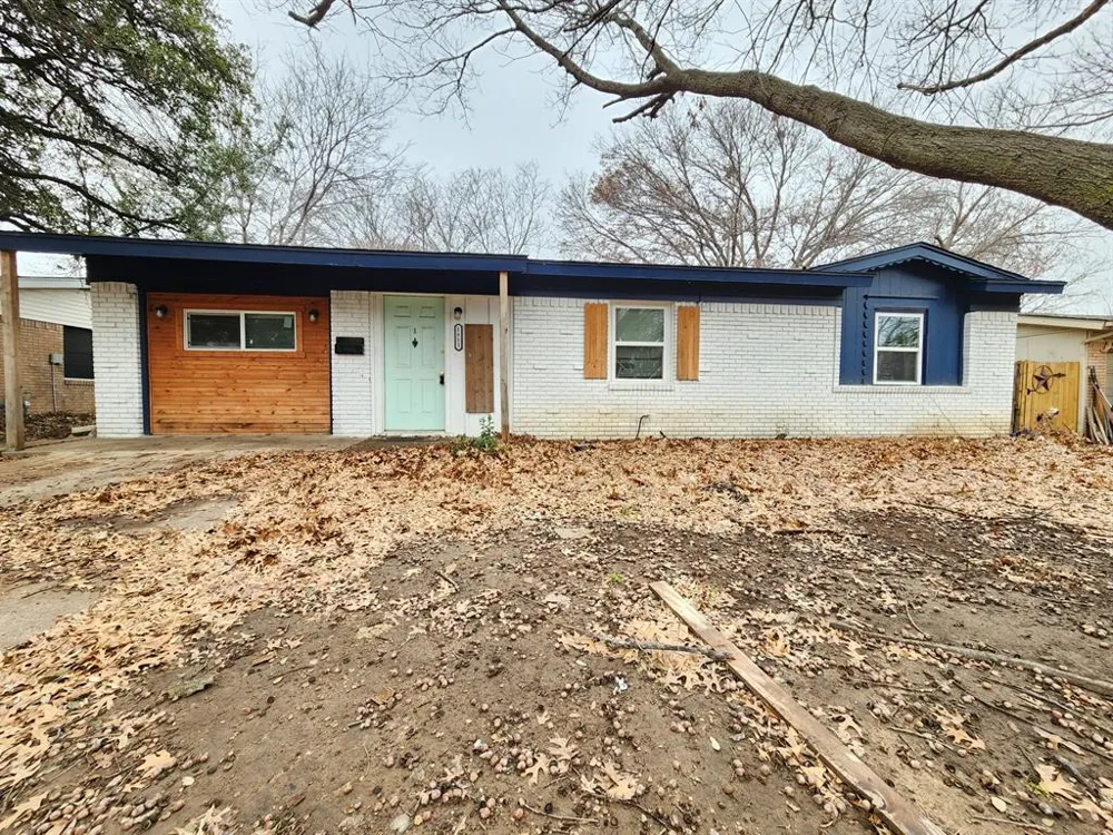 1811 Kent Drive Arlington, TX 76010