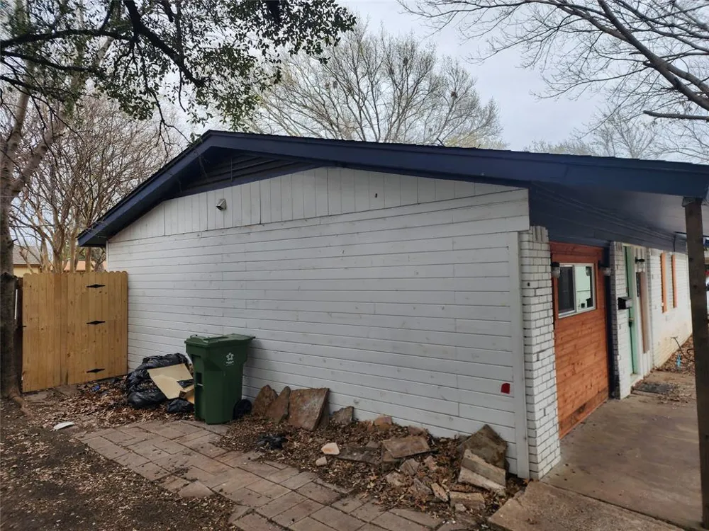 1811 Kent Drive Arlington, TX 76010