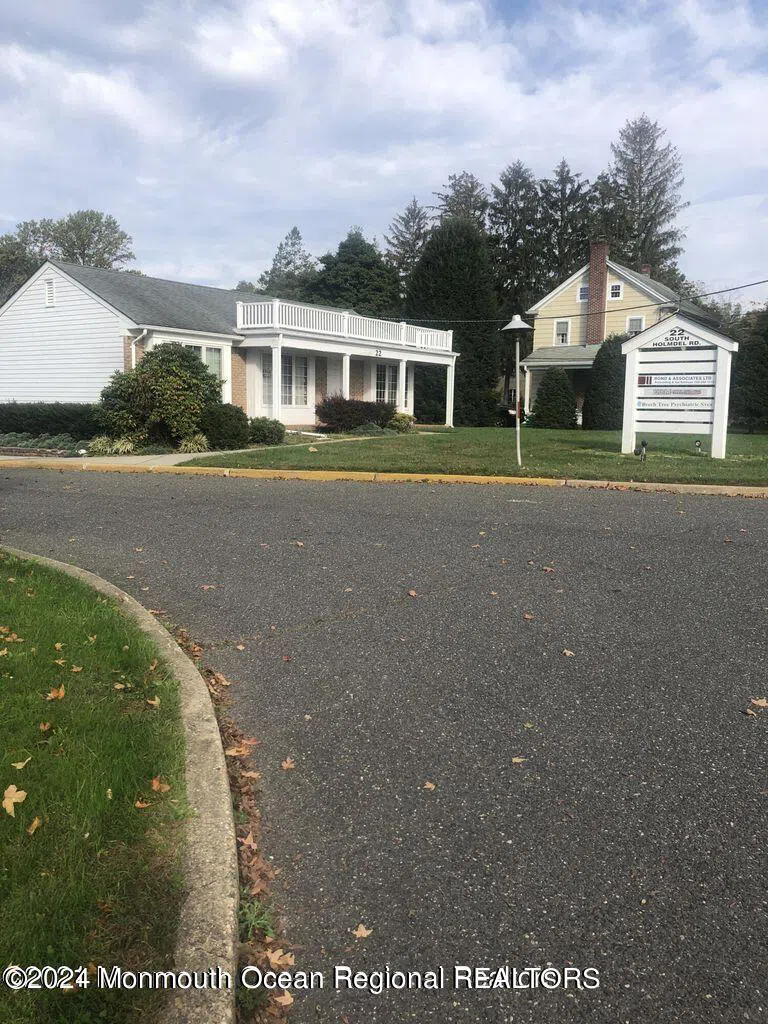 22 S Holmdel Road #3 Holmdel, NJ 07733