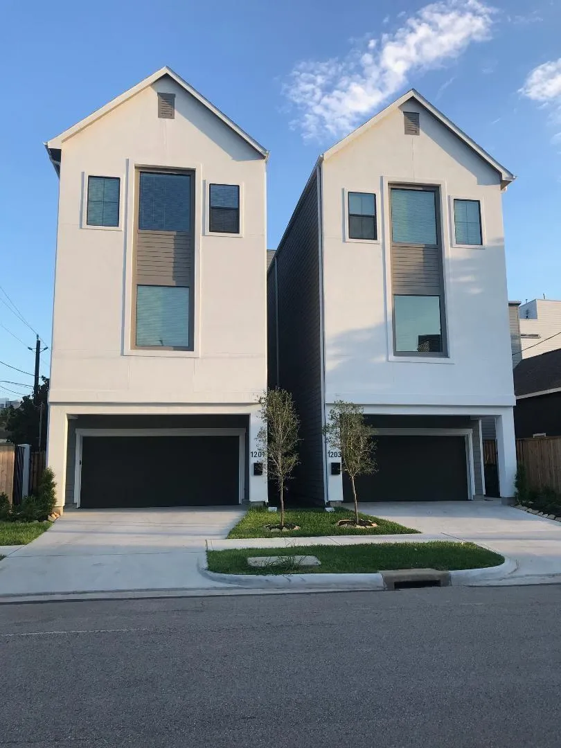 1615 Holly Street Houston, TX 77007