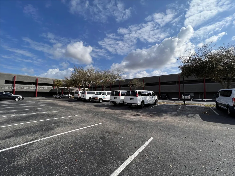 5975 W Sunrise Blvd #208B Sunrise, FL 33313