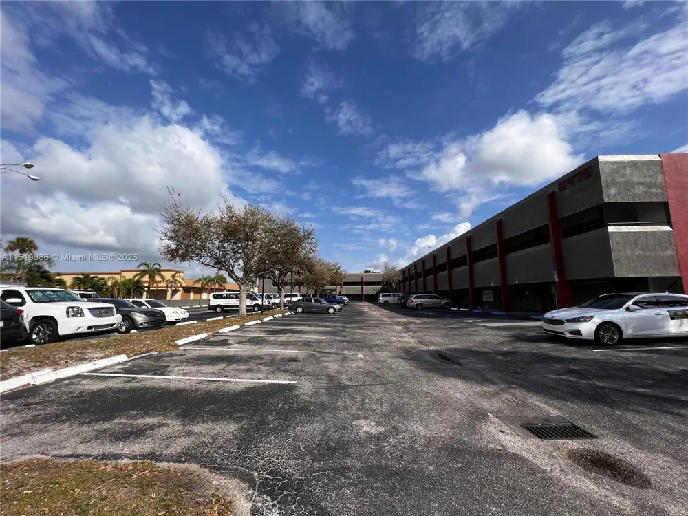 5975 W Sunrise Blvd #208B Sunrise, FL 33313