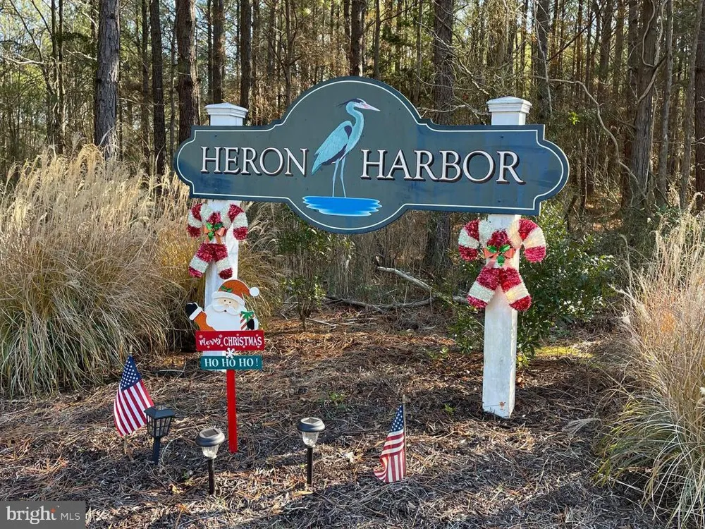 5219 HERON ROAD Cambridge, MD 21613