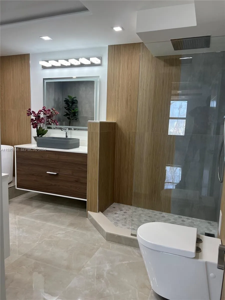 Address Not Shown Sunny Isles Beach, FL 33160