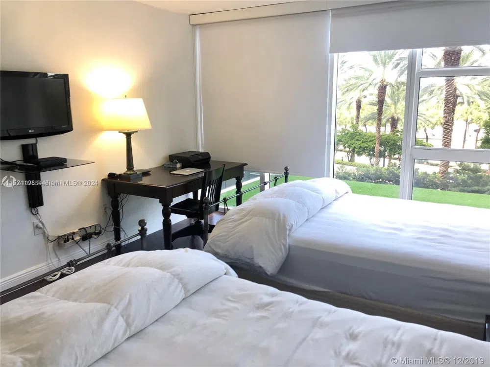 10275 Collins Ave #230 Bal Harbour, FL 33154