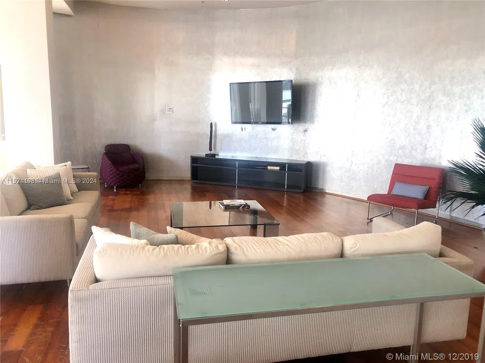 10275 Collins Ave #230 Bal Harbour, FL 33154