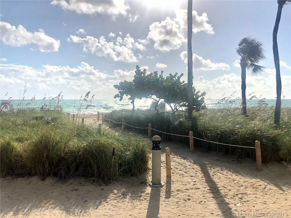10275 Collins Ave #230 Bal Harbour, FL 33154