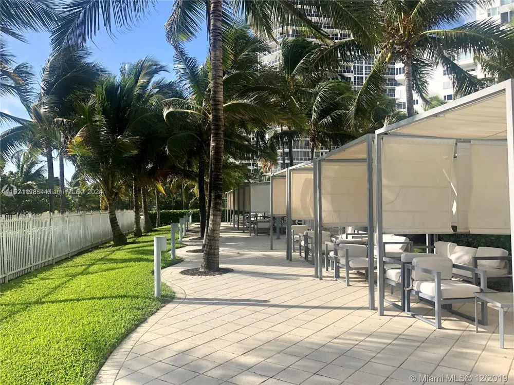 10275 Collins Ave #230 Bal Harbour, FL 33154