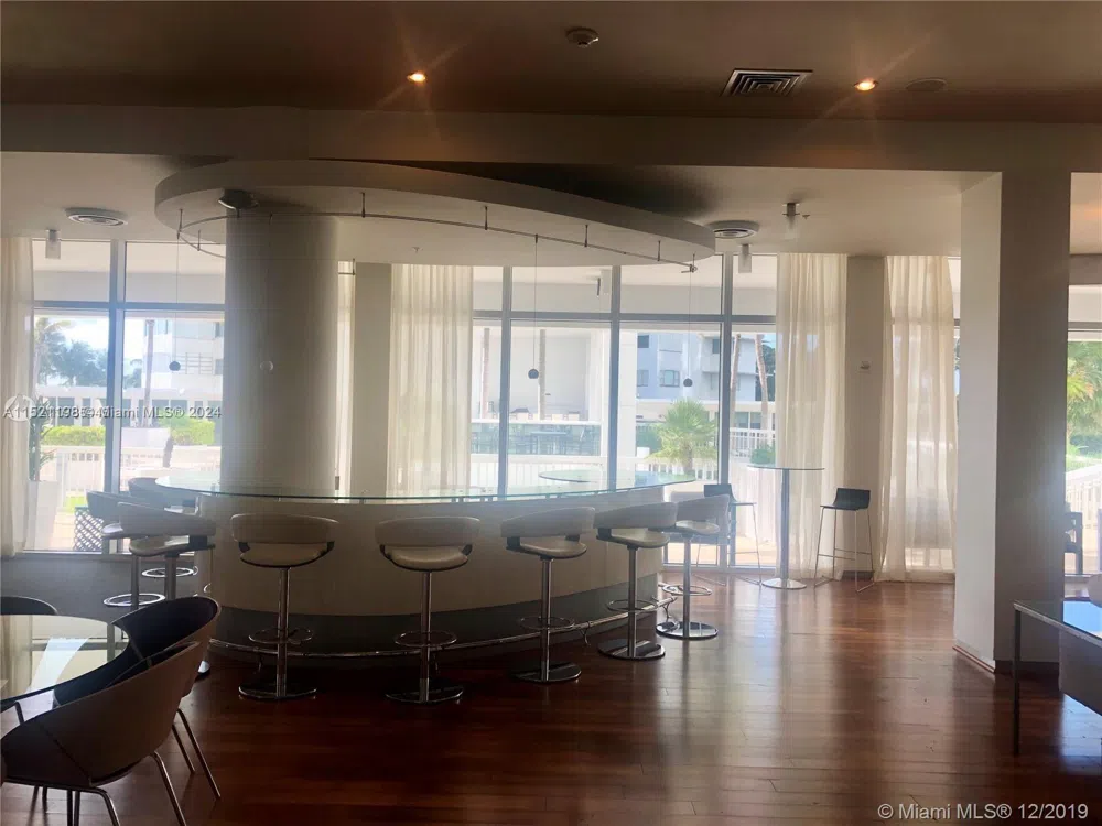 10275 Collins Ave #230 Bal Harbour, FL 33154