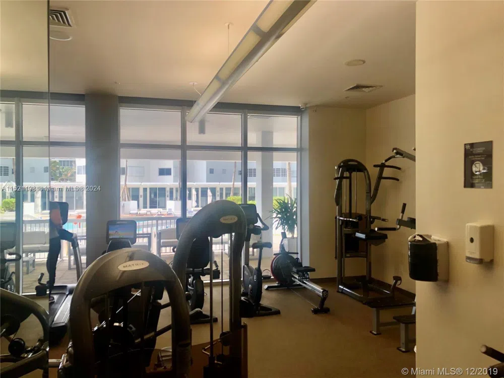 10275 Collins Ave #230 Bal Harbour, FL 33154