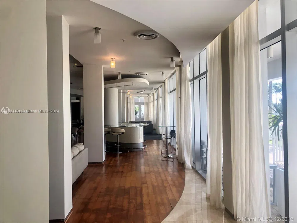 10275 Collins Ave #230 Bal Harbour, FL 33154