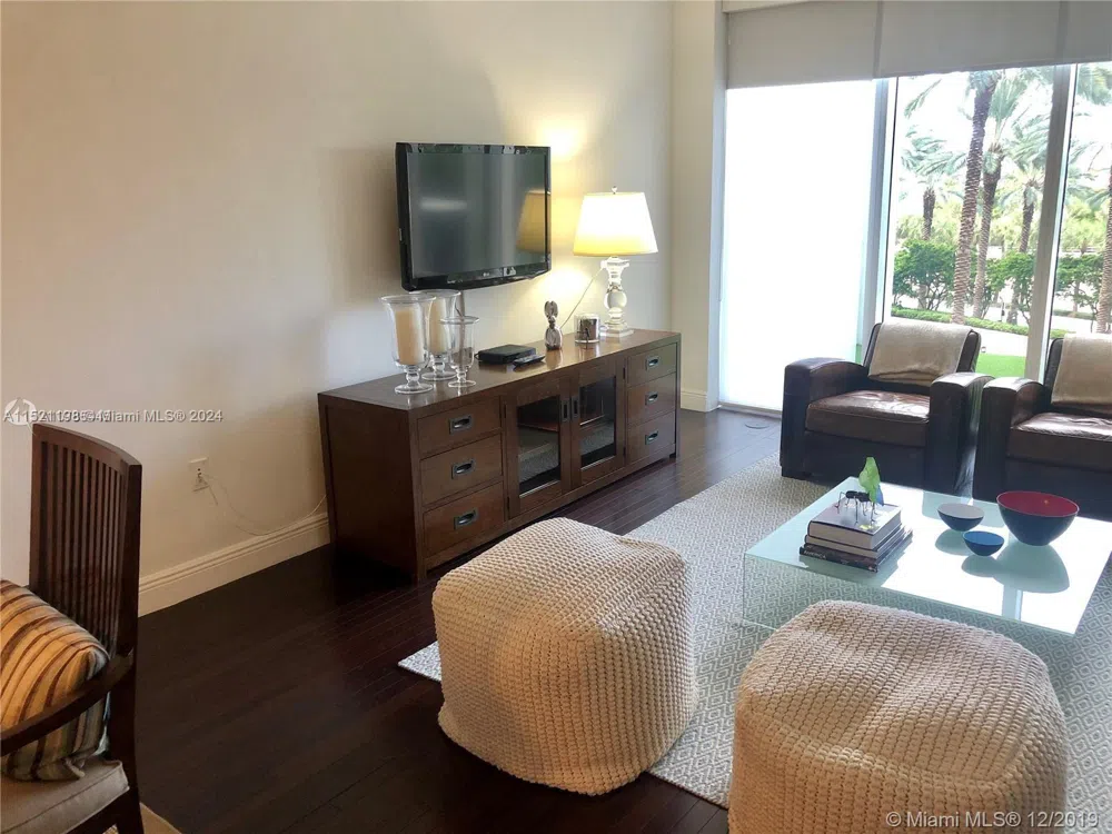 10275 Collins Ave #230 Bal Harbour, FL 33154