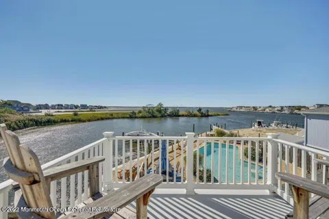 2023 Bay Boulevard