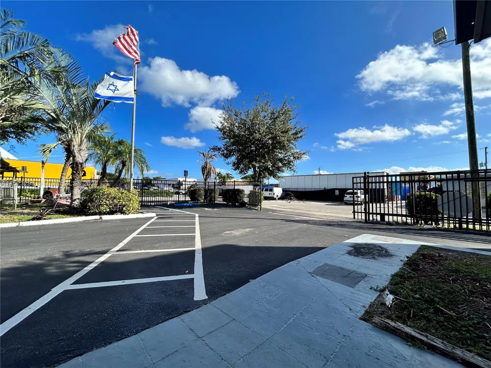 2055 Liberty St Hollywood, FL 33020
