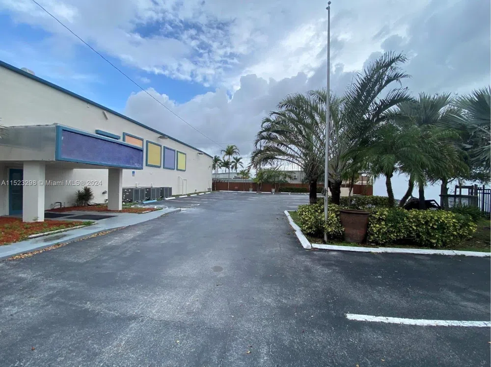 2055 Liberty St Hollywood, FL 33020