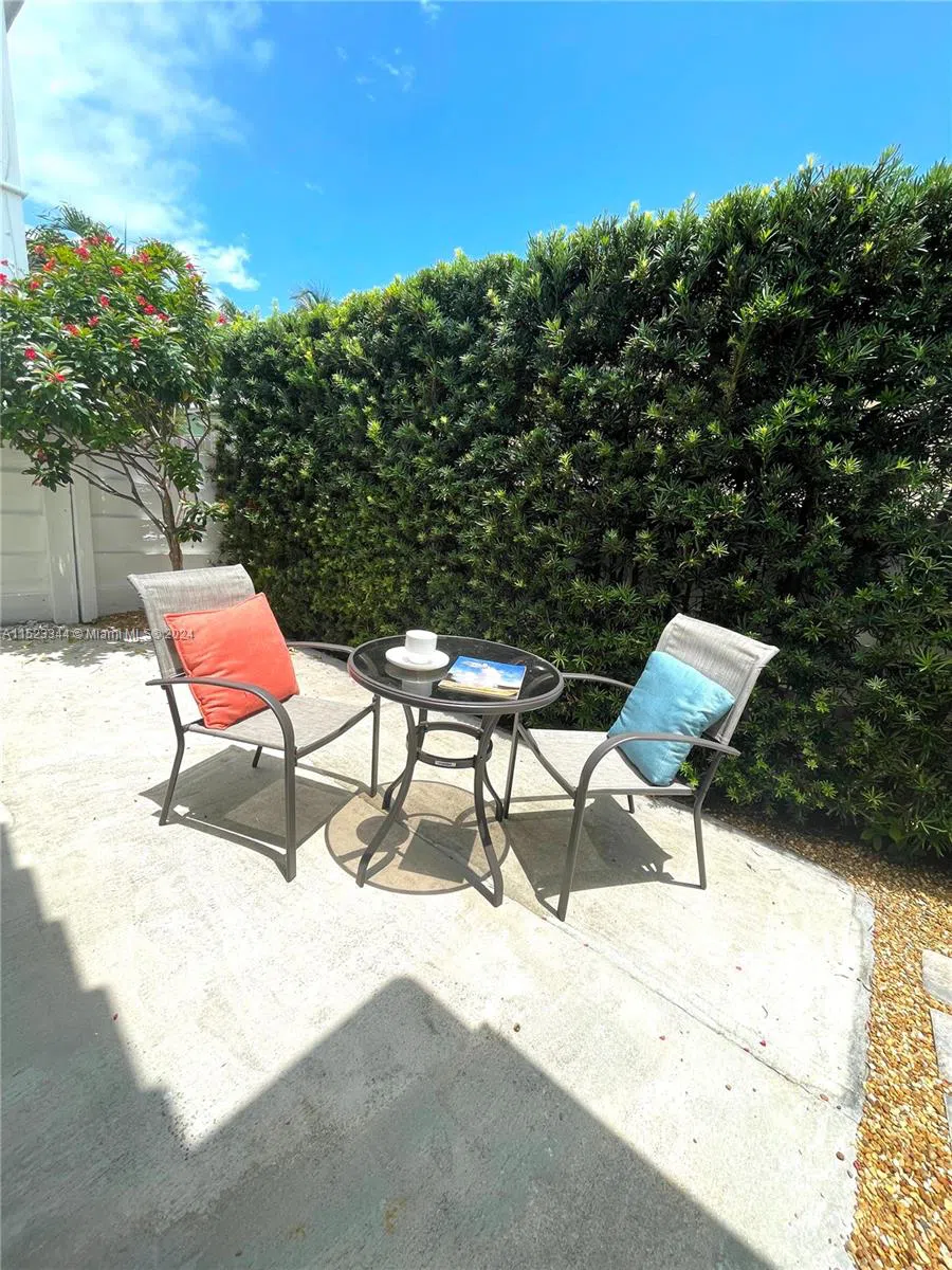 331 Desoto St Hollywood, FL 33019
