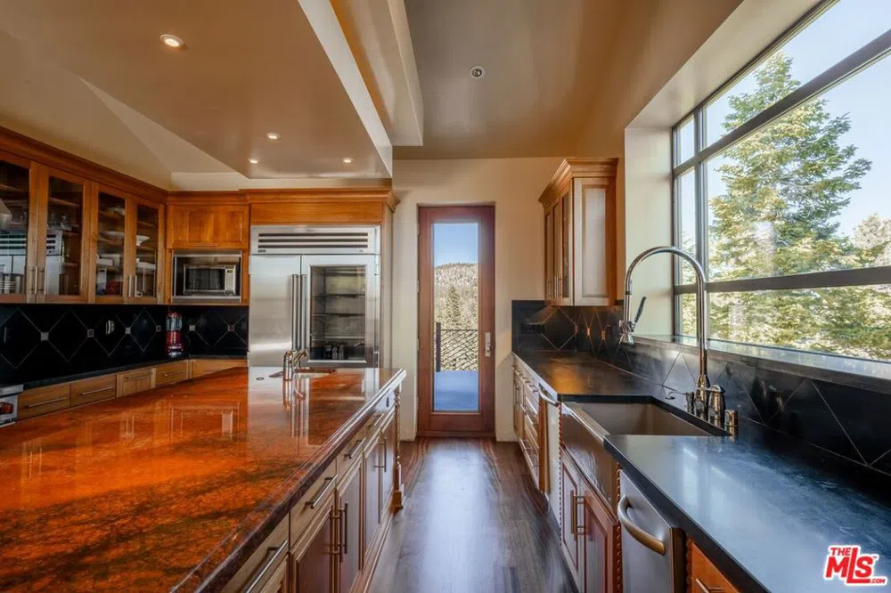 37 Bridges Lane Mammoth Lakes, CA 93546