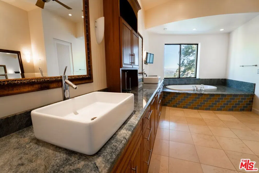 37 Bridges Lane Mammoth Lakes, CA 93546