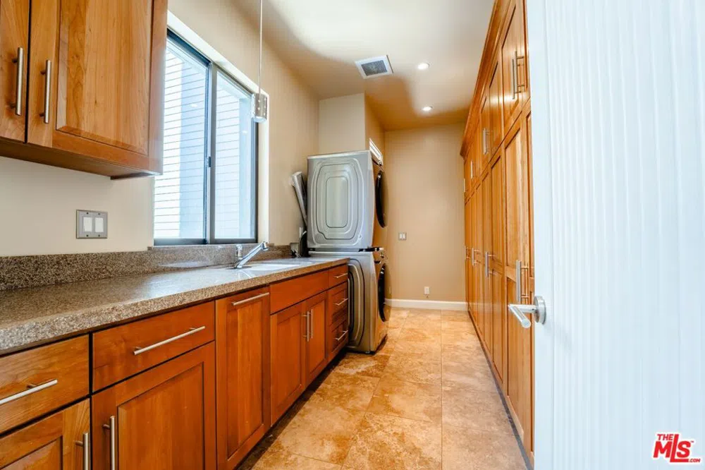 37 Bridges Lane Mammoth Lakes, CA 93546