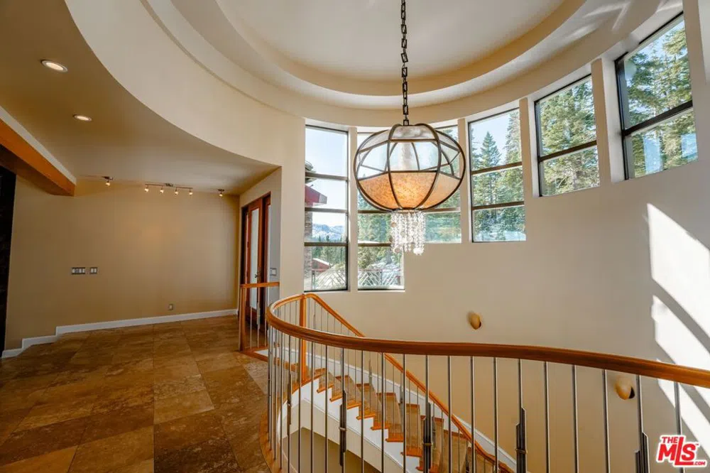 37 Bridges Lane Mammoth Lakes, CA 93546