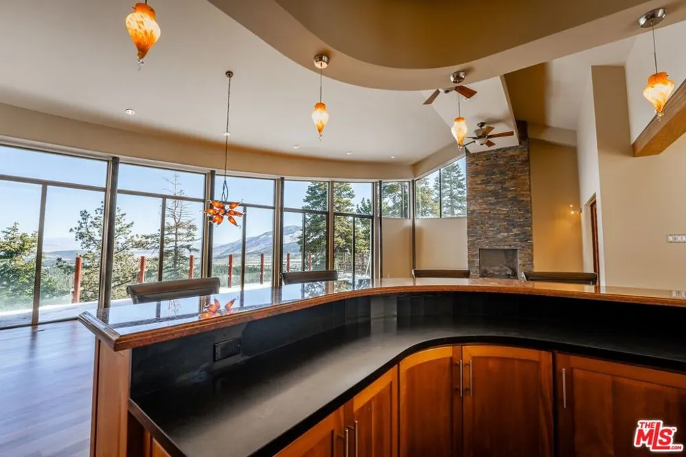 37 Bridges Lane Mammoth Lakes, CA 93546