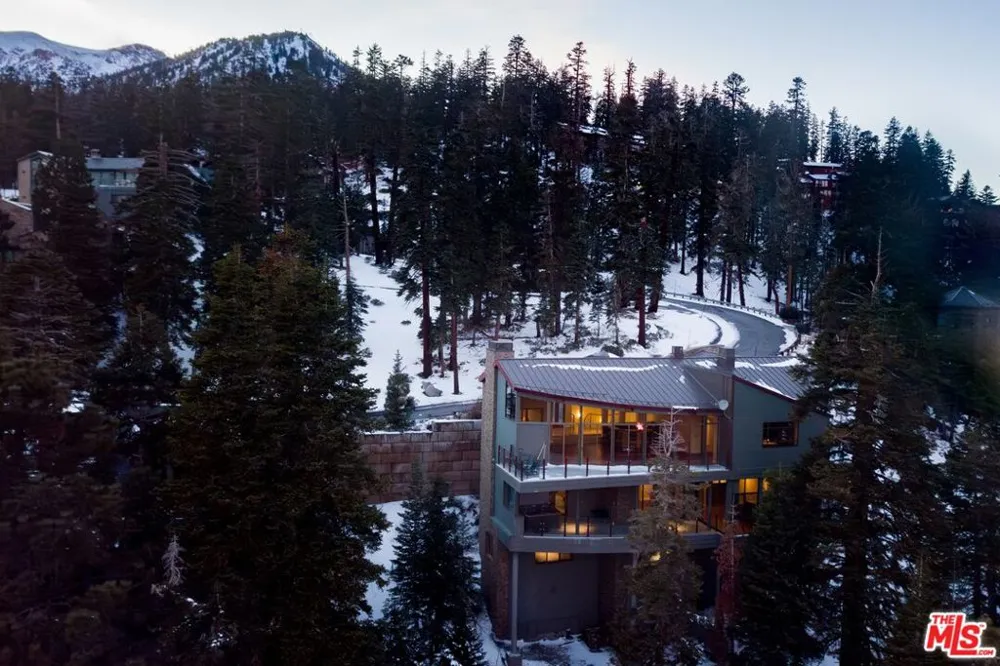 37 Bridges Lane Mammoth Lakes, CA 93546