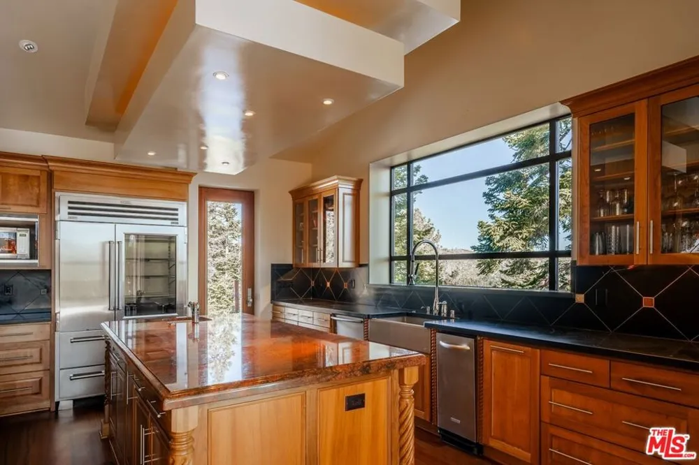 37 Bridges Lane Mammoth Lakes, CA 93546
