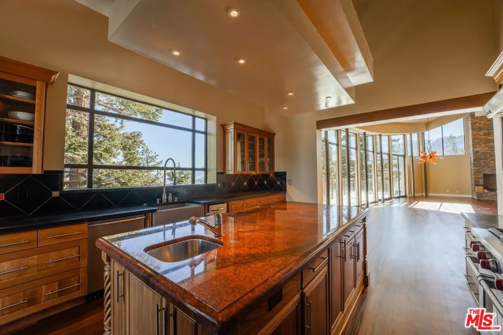 37 Bridges Lane Mammoth Lakes, CA 93546