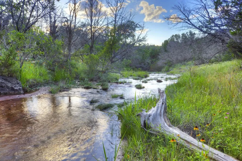57 Big Creek Drive Kingsland, TX 78639