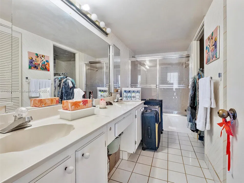 290 174th St #1809 Sunny Isles Beach, FL 33160