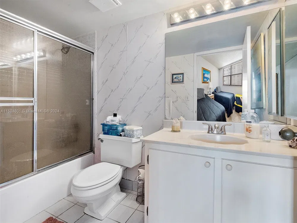 290 174th St #1809 Sunny Isles Beach, FL 33160