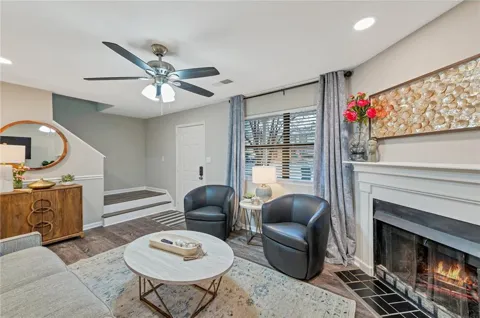 109 Bentley Parkway