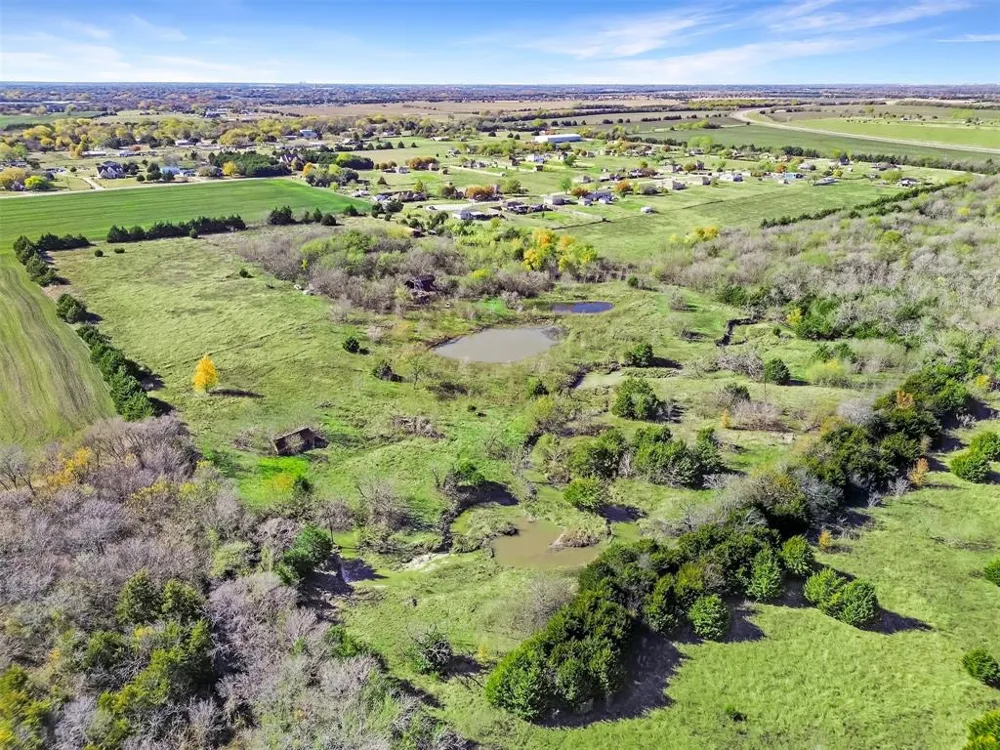 1851 Stainback Road Red Oak, TX 75154