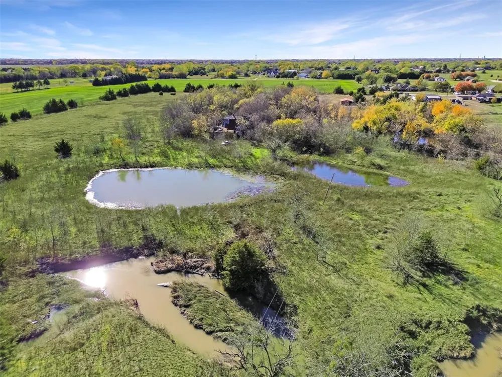 1851 Stainback Road Red Oak, TX 75154