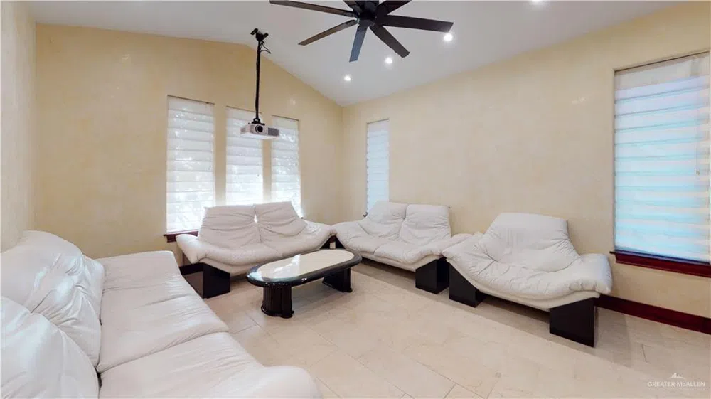 2816 Gardenia Circle McAllen, TX 78501