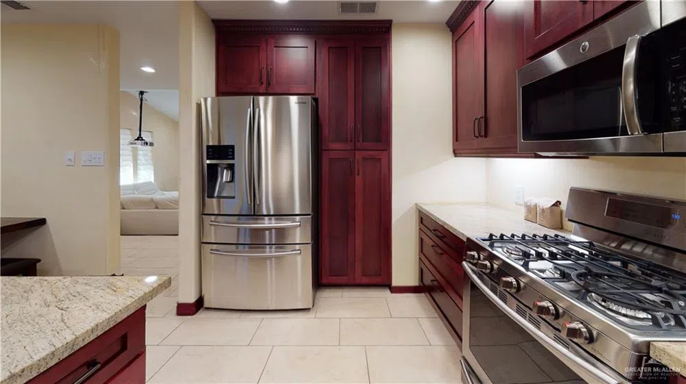 2816 Gardenia Circle McAllen, TX 78501