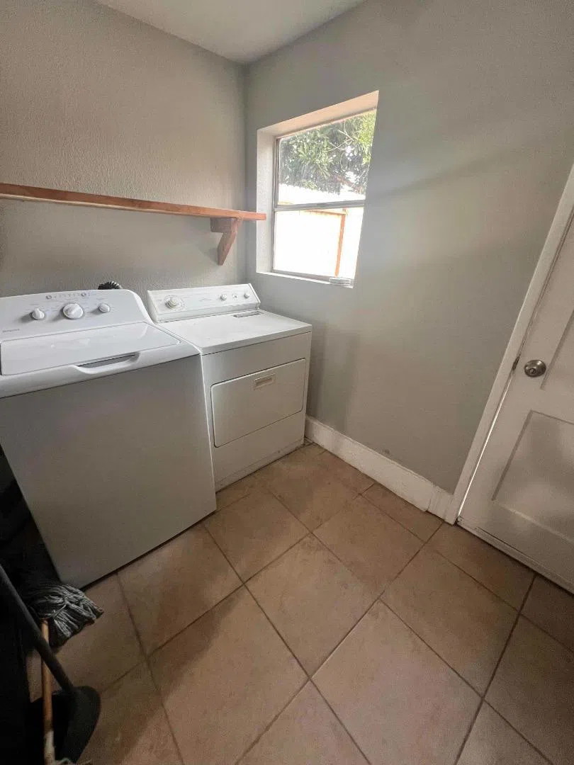 1222 Campbell Street #AB Oakland, CA 94607