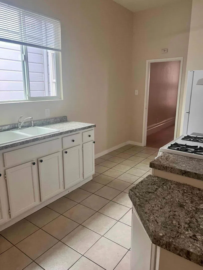 1222 Campbell Street #AB Oakland, CA 94607