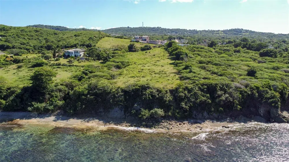 53 CALLE CANON Vieques, PR 00765