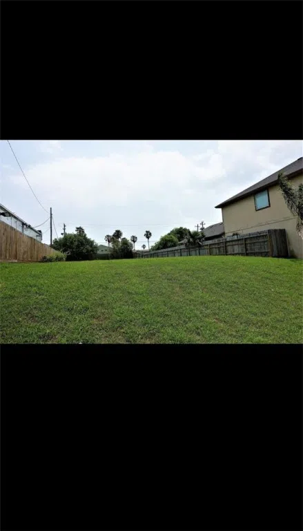 1000 Bluff Drive Portland, TX 78374
